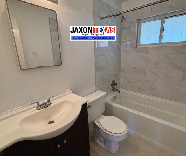 Building Photo - 9329 Roanoke Dr