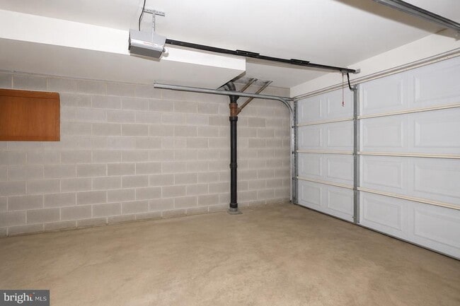 Building Photo - 124 Hamlet Dr