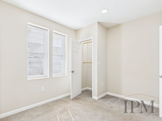 Building Photo - Available Now - Charming 3 Bedroom, 2 Bath...
