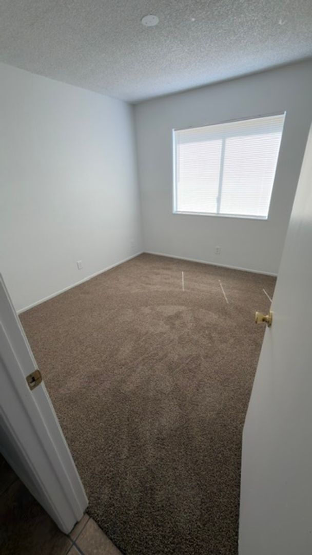 Building Photo - 4295 Sunnyview Ct