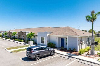 Building Photo - 3221-3409 SW 8th Pl