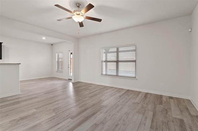 Building Photo - 3004 Cliffview Dr