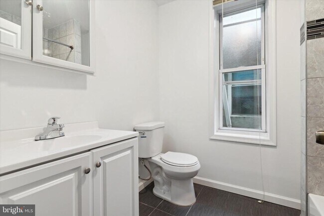 Building Photo - 1723 Willington St