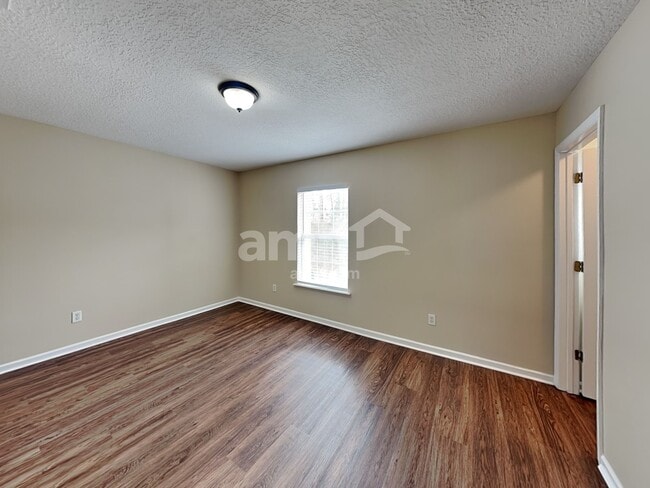 Building Photo - 325 Van Gogh Cir