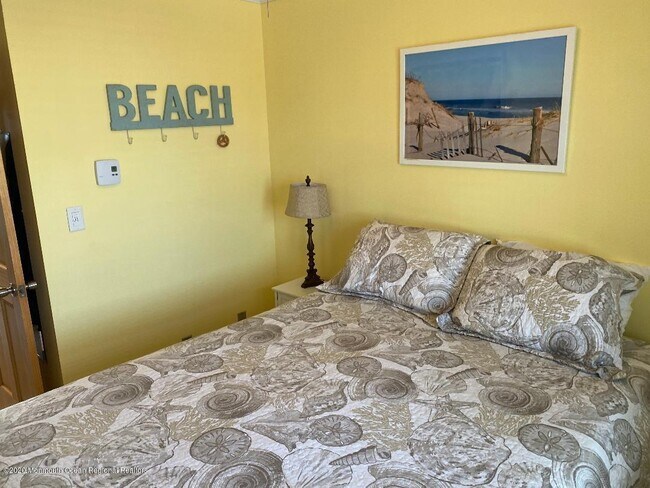 Building Photo - 1515 Boulevard