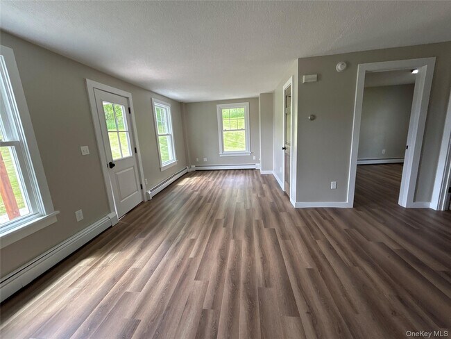 Building Photo - 173 S Amenia Rd