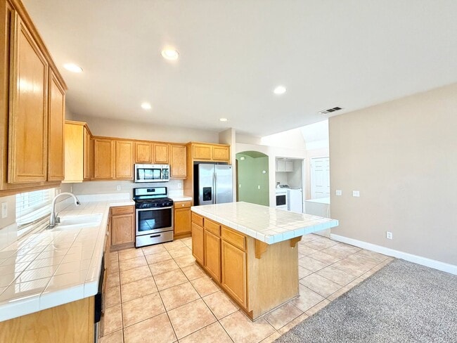 Building Photo - 37961 Veranda Way