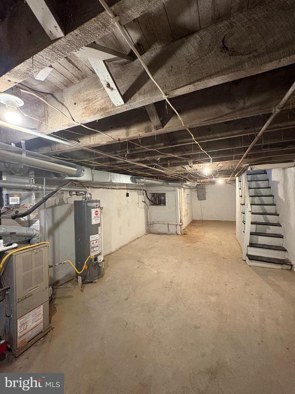 Building Photo - 5504 Devon St