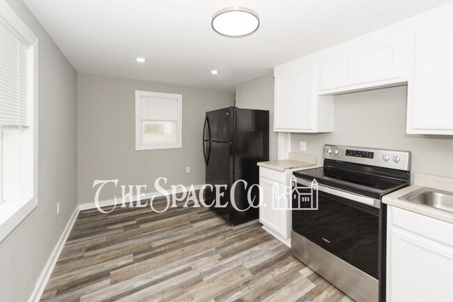 Building Photo - 209 Testament Ln