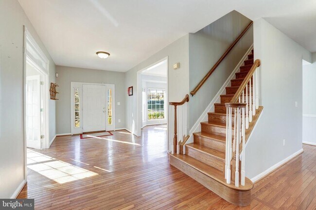 Building Photo - 43258 Meadowood Ct