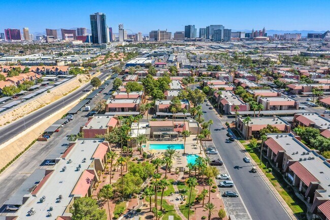 Building Photo - Gorgeous 1Bed/1Bath Condo located in The B...