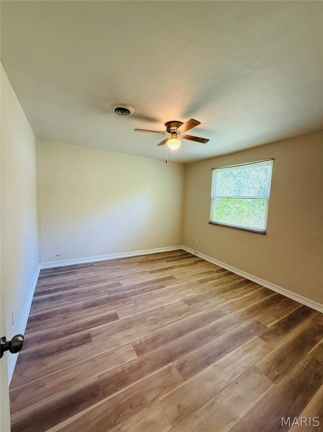 Building Photo - 544 Thurston Ave