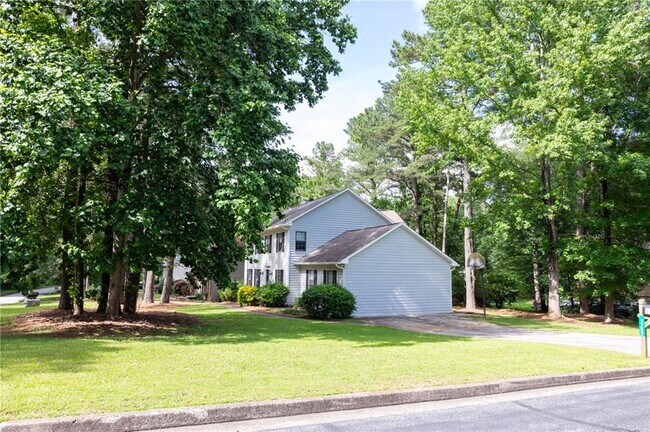 Building Photo - 7766 Hampton Cove