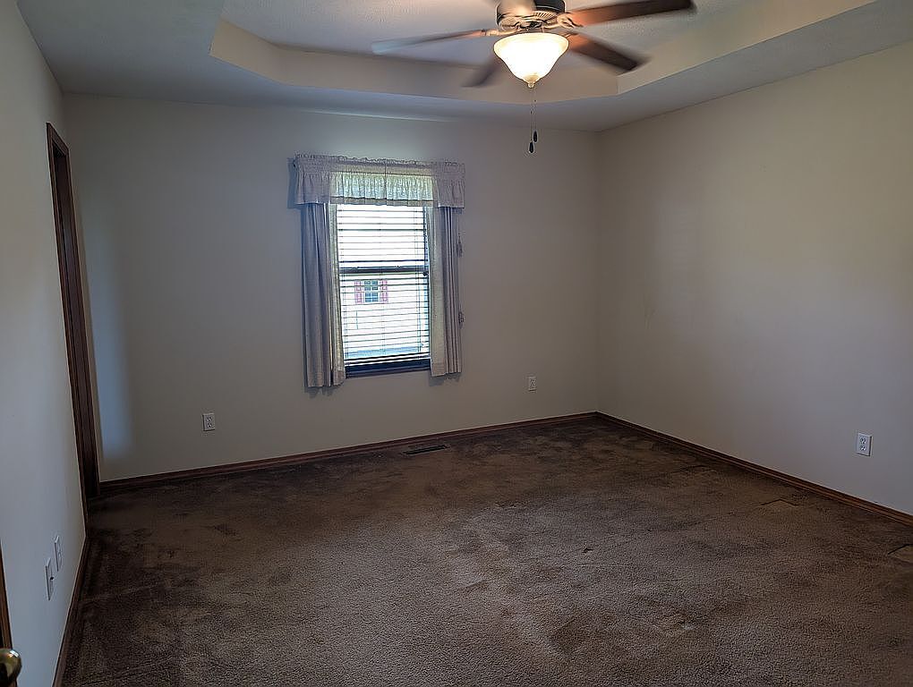 Building Photo - 7060 W Lone Oak St