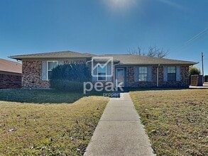 Building Photo - $2100! 3 Bed 2 Bath in Watauga! All appliances INCLUDED!