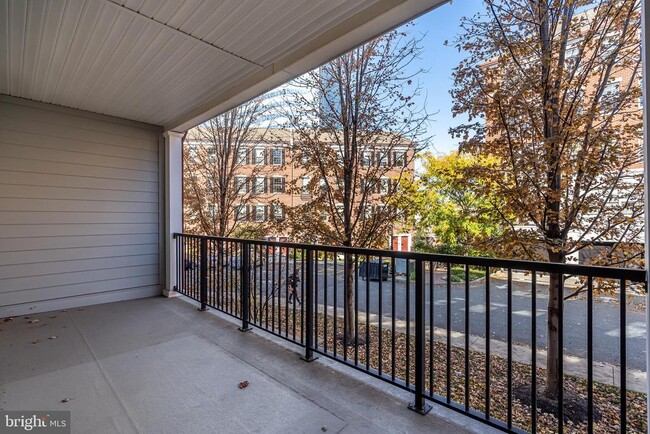 Building Photo - 705 Captains Way