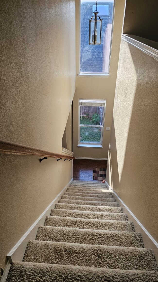 Building Photo - 8409 Romanway Dr
