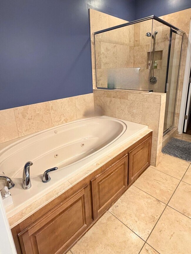 Building Photo - 3/2 with grass cutting included & access to community amenities.