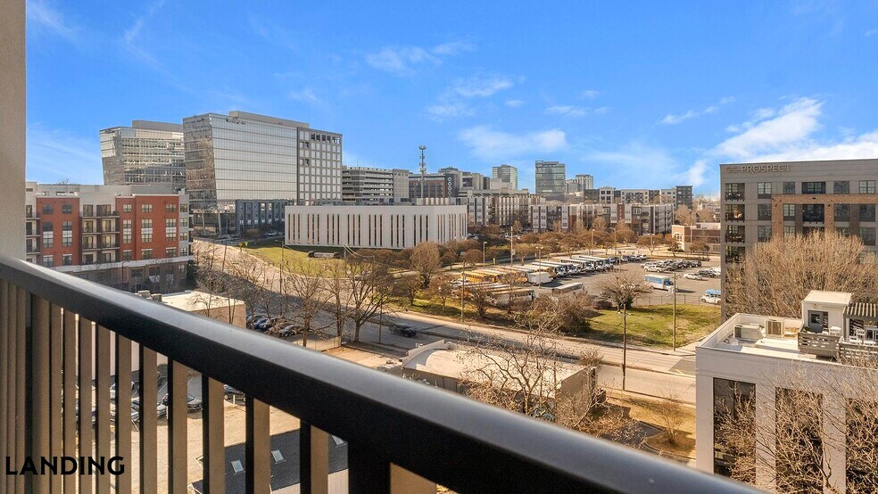 Building Photo - 1007 S Mint St