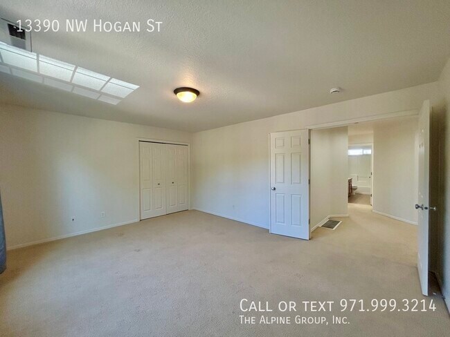 Building Photo - 13390 NW Hogan St