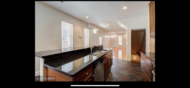 Building Photo - 3 Bed - Pets Allowed Near Patterson Park