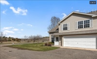 Building Photo - 601 Meadow Ln