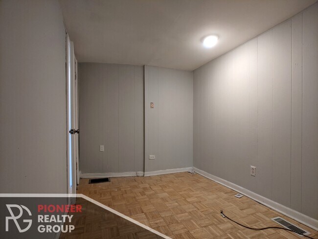 Building Photo - 3542 N Halsted St