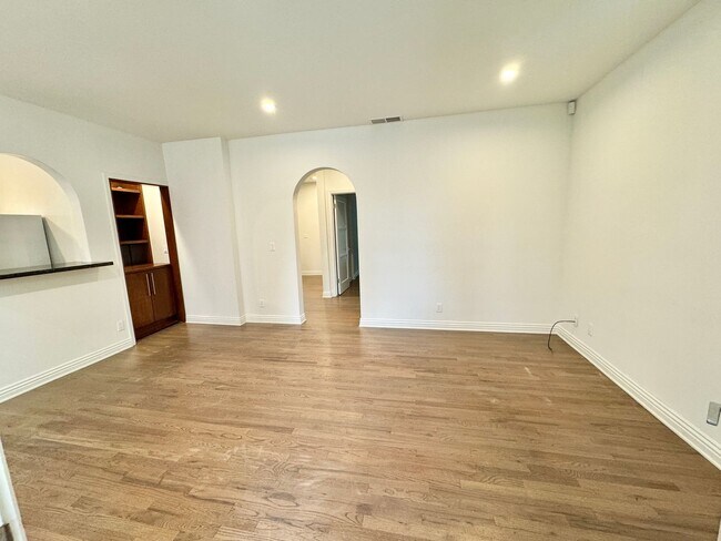 Building Photo - 8343 DUNBARTON - SHORT TERM LEASES AVAILABLE , NEWER*4 BD*3BA*TOWNHOME*PRIVATE YARD*WASHER/DRYER*