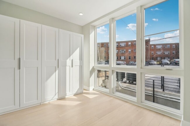 Building Photo - 2213 M St NE