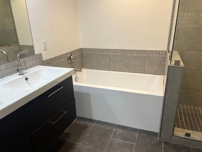 Building Photo - True Beauty! SOLAR