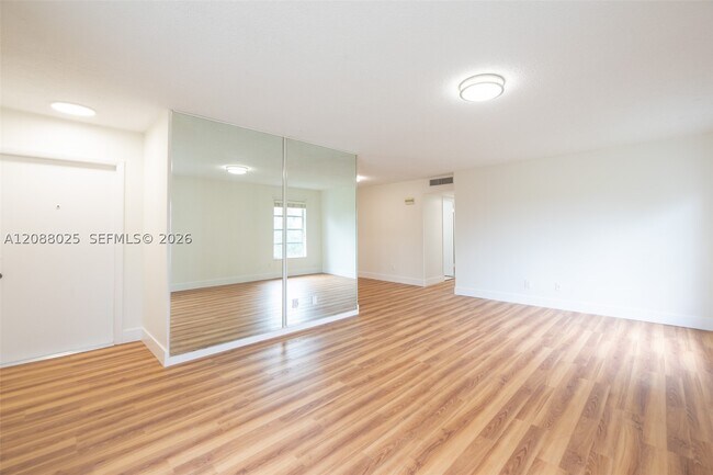 Building Photo - 2441 SW 82nd Ave
