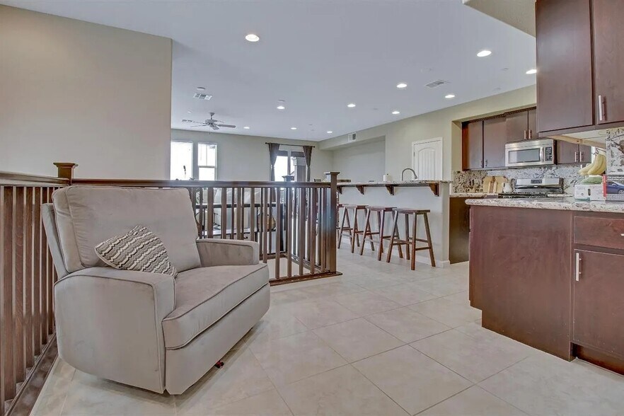 Building Photo - 6285 Rocky Point Ct