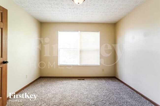 Building Photo - 3955 Rosette Dr