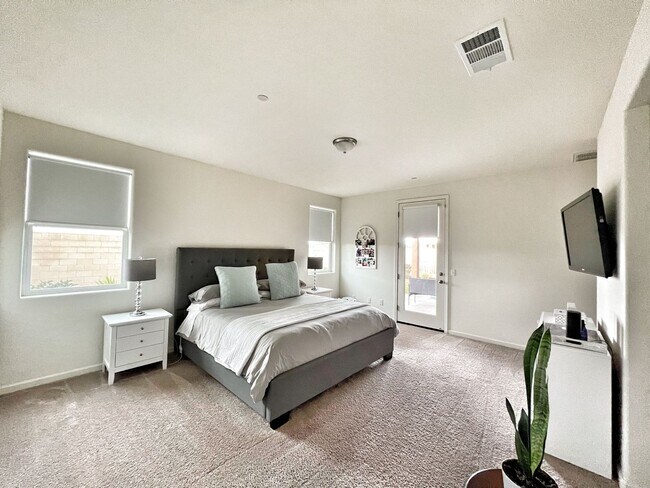 Building Photo - Beautiful Home for rent in Visalia, Ca