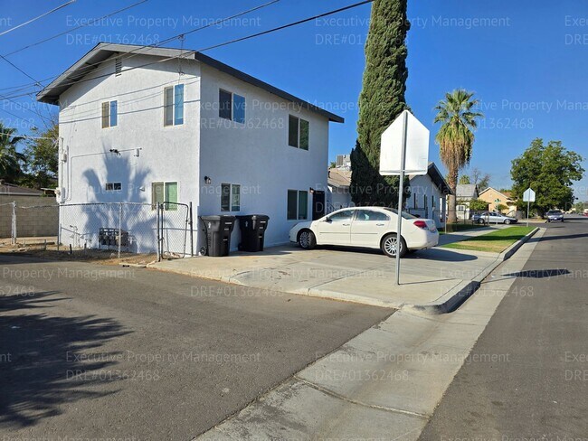 Building Photo - 1115 9th St