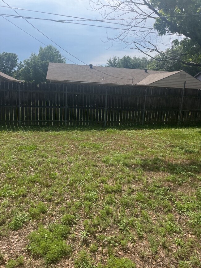 Building Photo - Kenndale ISD! Beautiful 3 /2/2 Arlington !...