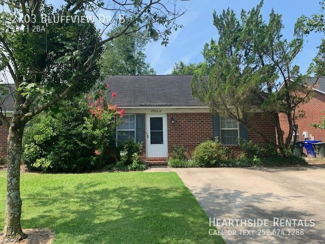 Primary Photo - 2703 Bluff View Dr