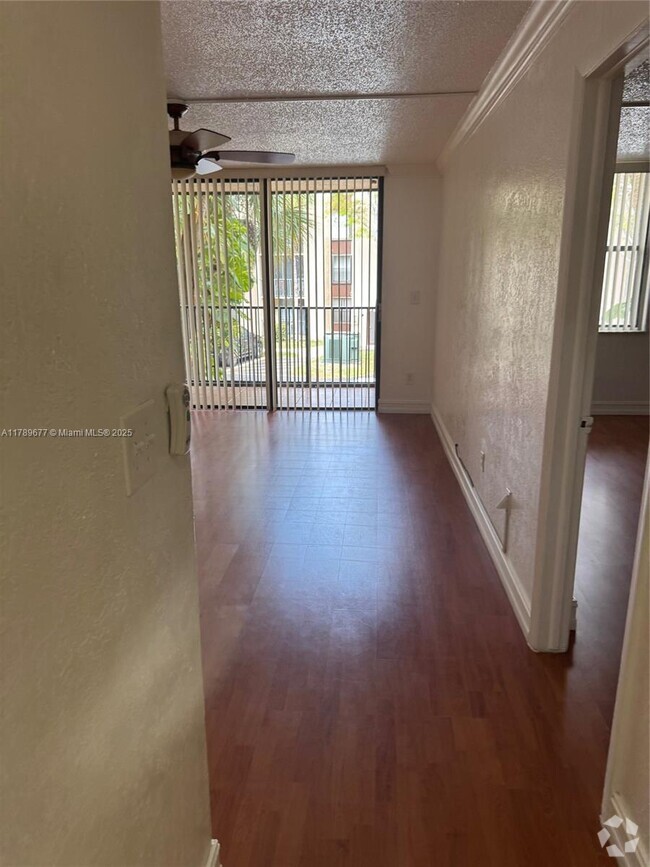 Building Photo - 14311 N Kendall Dr