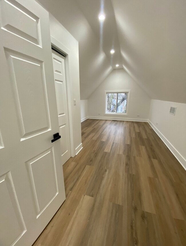 Building Photo - 5355 S Wood St