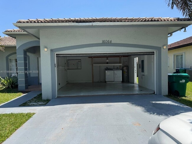 Primary Photo - 16064 SW 143rd Ln