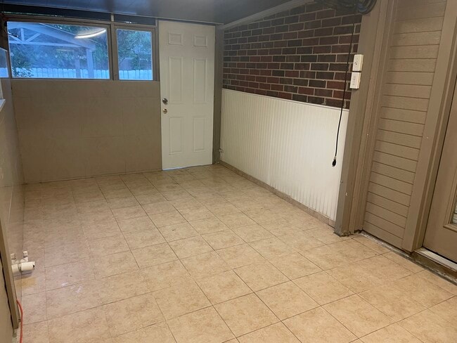 Building Photo - 2420 Creek Crossing Ct