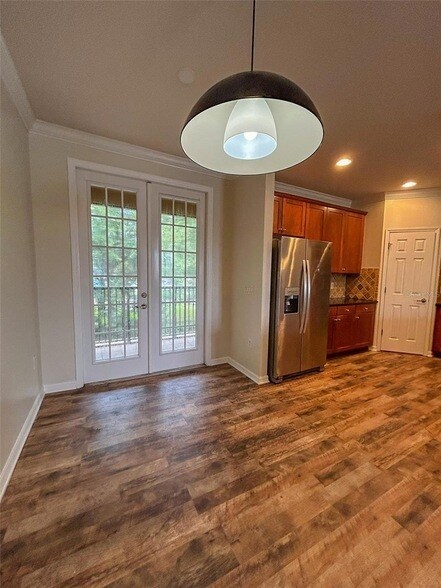 Building Photo - 691 Pensacola Ln