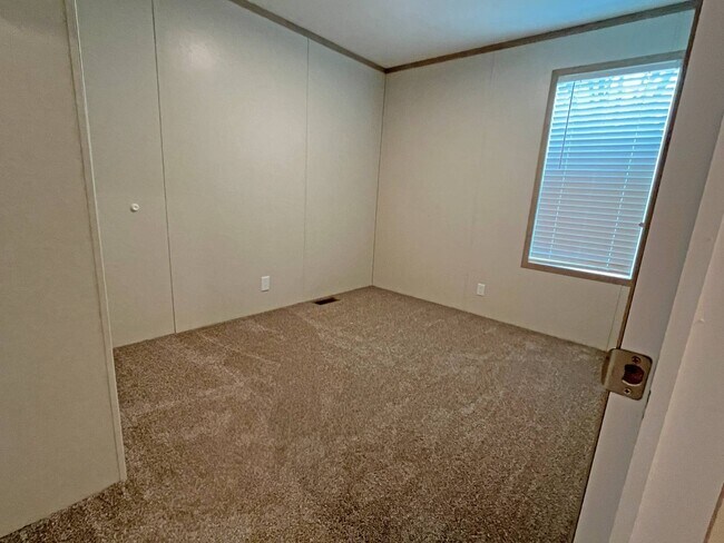 Building Photo - 2404 N 8th St