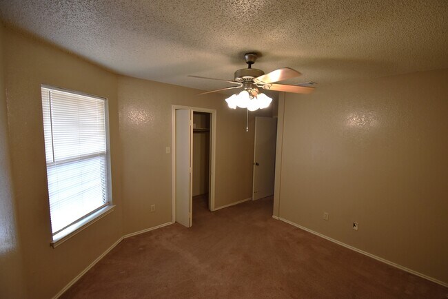 Building Photo - Four Plex