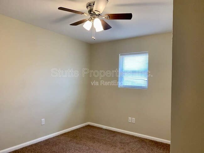 Building Photo - 900 W Montgomery Ave