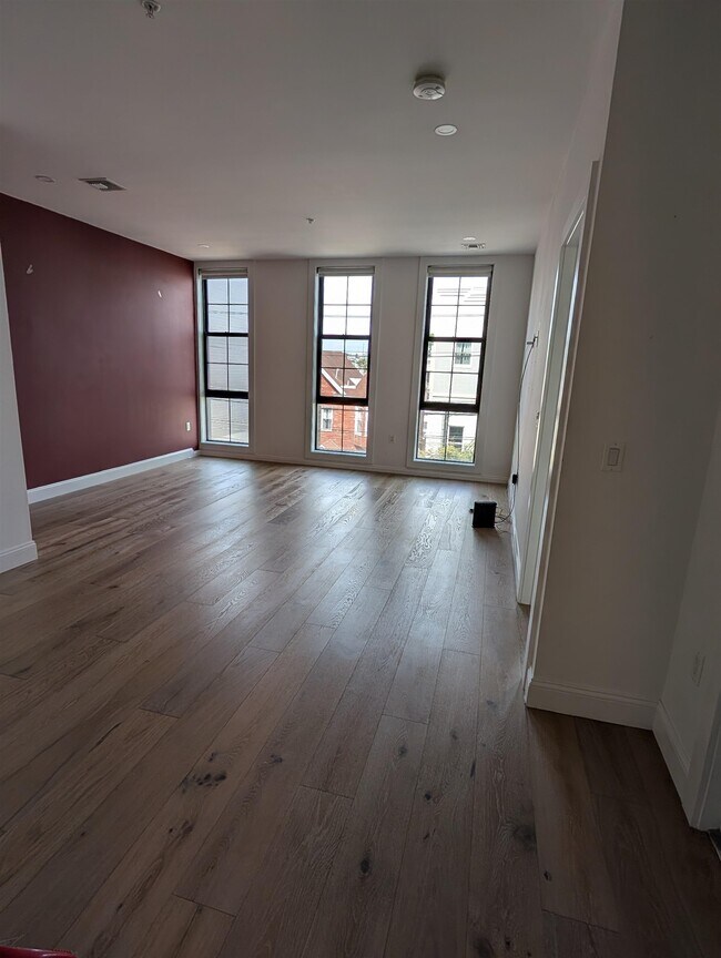 Building Photo - 580 Palisade Ave