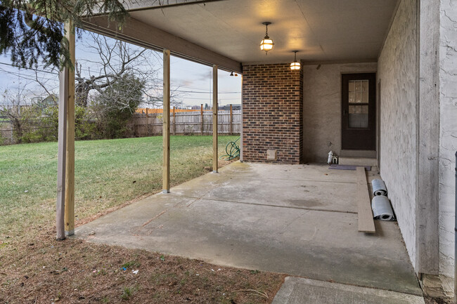 Building Photo - 5716 Countrie View Ct