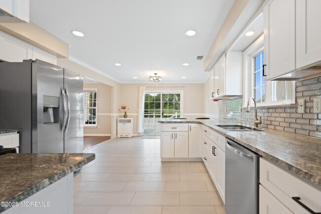 Building Photo - 36 Main St