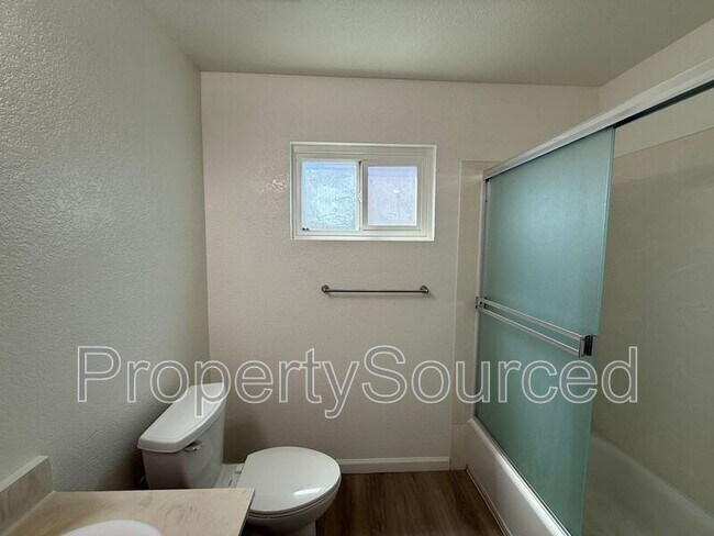 Building Photo - 1462 Snyder St