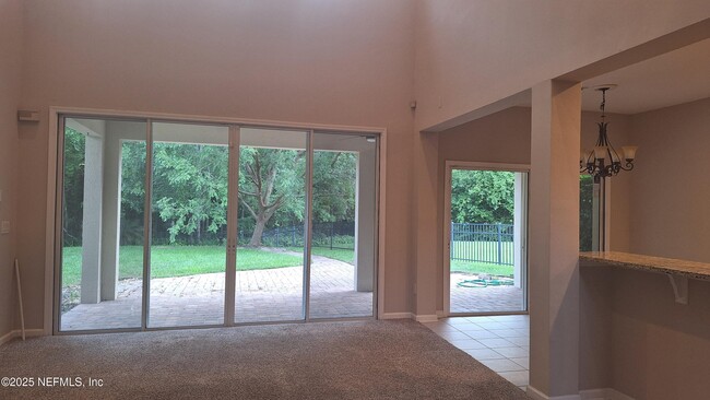 Building Photo - 3900 Hillstead Ln